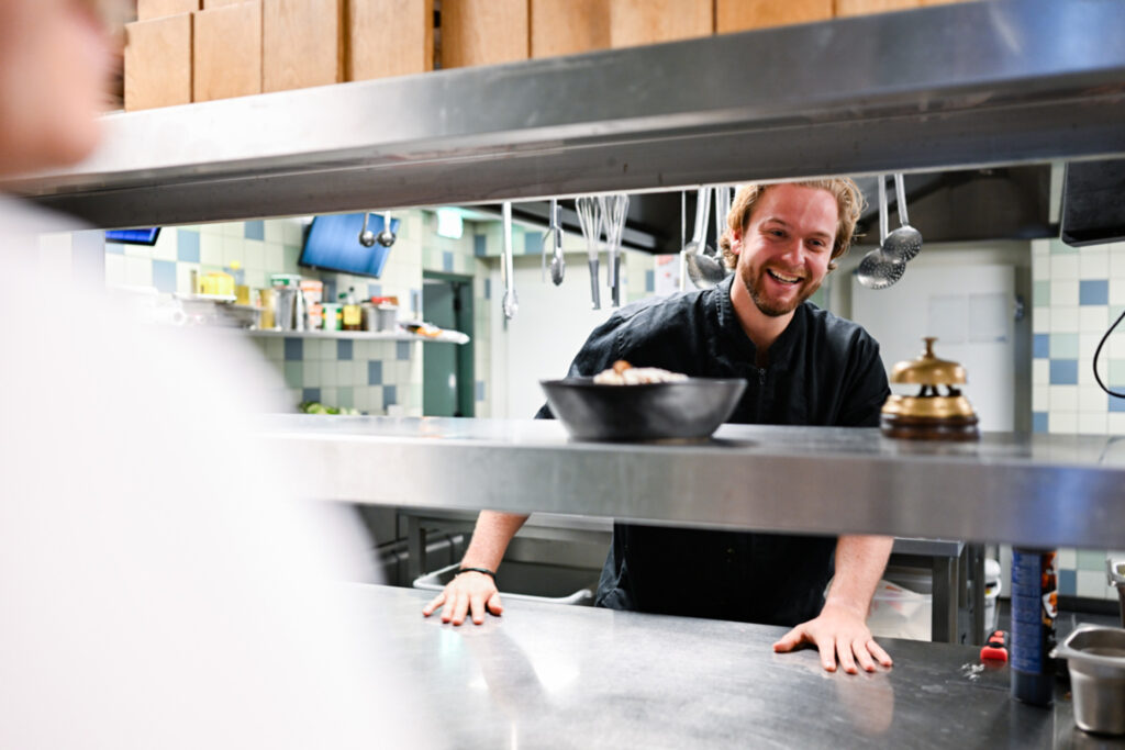 Foto van medewerker keuken Moeke Den Bosch