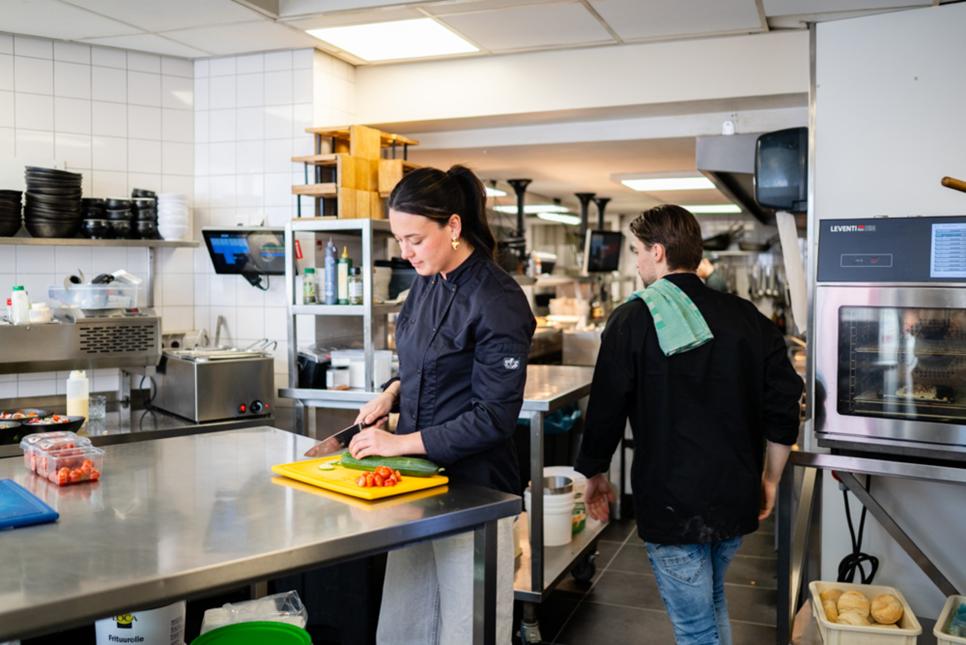 Foto van medewerker keuken Moeke Ginneken