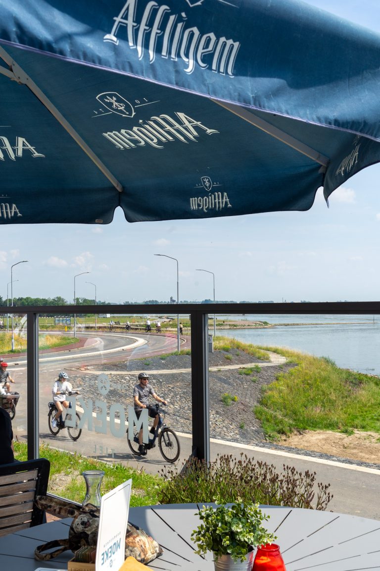 Terras uitzicht bij Moeke Tiel